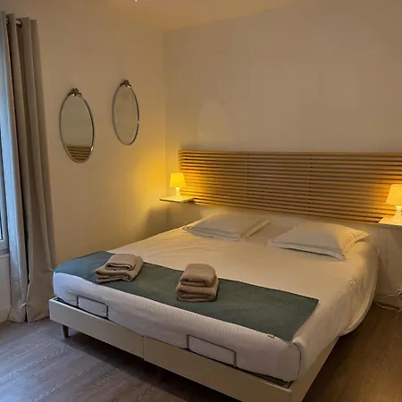 Fenetres Sur 아로만체스레방