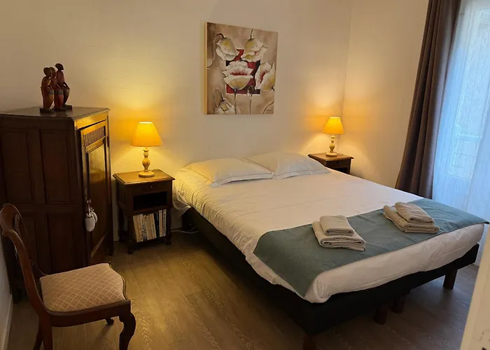 Fenetres Sur דירה *