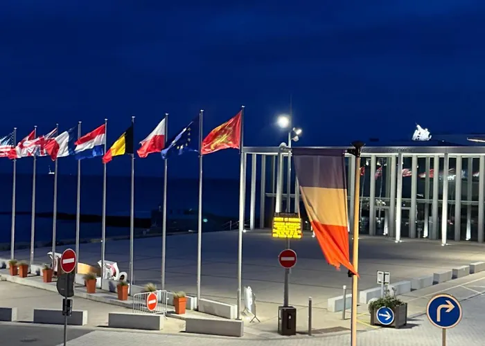 Fenetres Sur ארומנש-לה-באינס